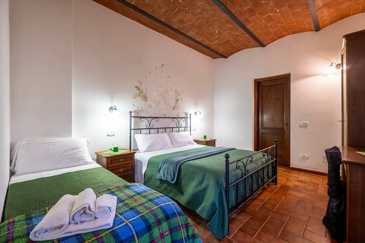 Agriturismo per 3 persone, con giardino, con animali domestici a Semproniano