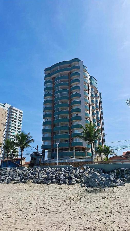 Casas e apartamentos de temporada para 5 pessoas, com piscina e balcão e ainda vista em Mongaguá