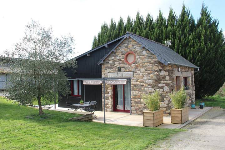 Gîte pour 4 personnes, avec jardin à Saint-Georges-de-Chesné