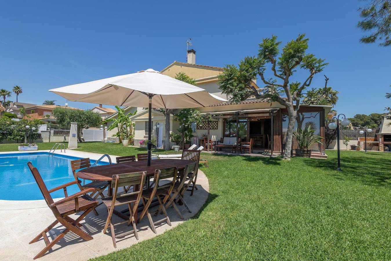 Vakantiehuis 'Elegant, Privacy en Comfort' met Zeezicht, Privézwembad en Wi-Fi in Calafell, Costa Dorada