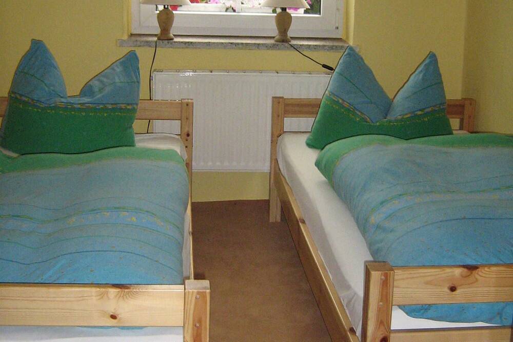 Ganze Wohnung, Familienfreundliche Ferienwohnung mit großem Garten - Ferienwohnung in Rubkow, Vorpommern Greifswald