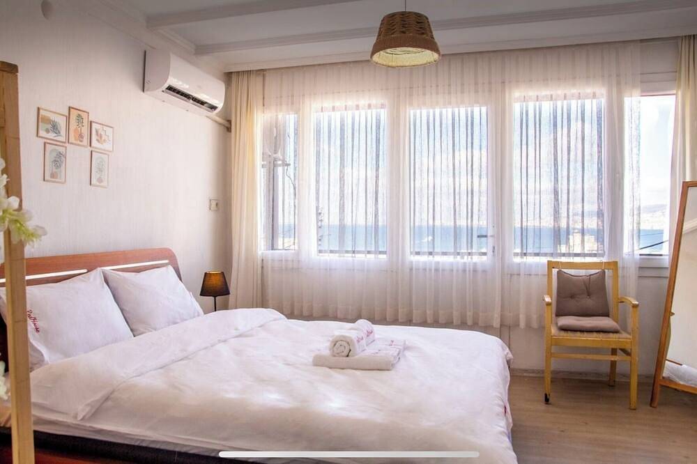 Scenic Three-Level Retreat in Izmir, Égée turque
