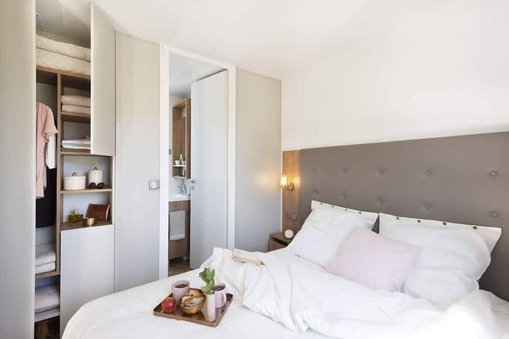 Location de vacances pour 6 personnes, avec sauna ainsi que jardin et piscine à Saint-Privat-de-Champclos - 4