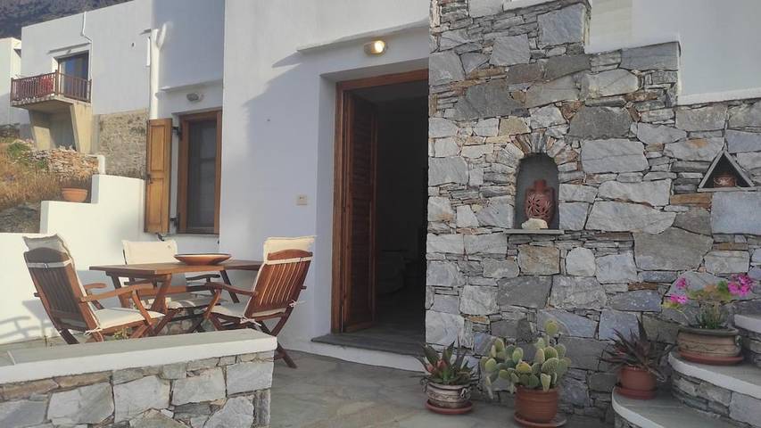 Gîte pour 4 personnes, avec terrasse et vue dans Kamarès - 2