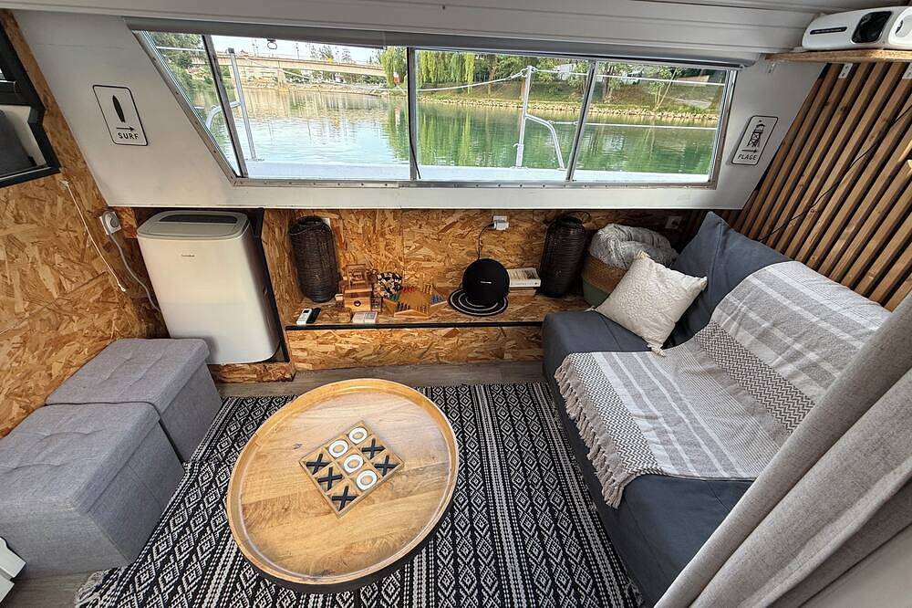 🌿 Nuitée insolite à bord du bateau Le Viking – Déconnexion au fil de la Marne in La Ferté-sous-Jouarre, Seine-et-Marne