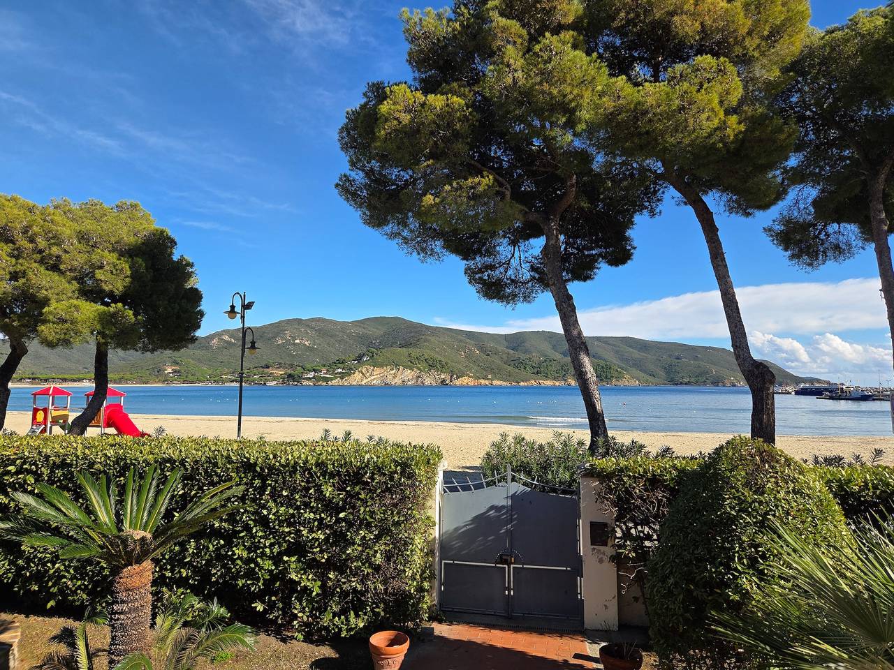 Villa Mirella Frente ao Mar in Spiaggia di Marina di Campo, Marina di Campo
