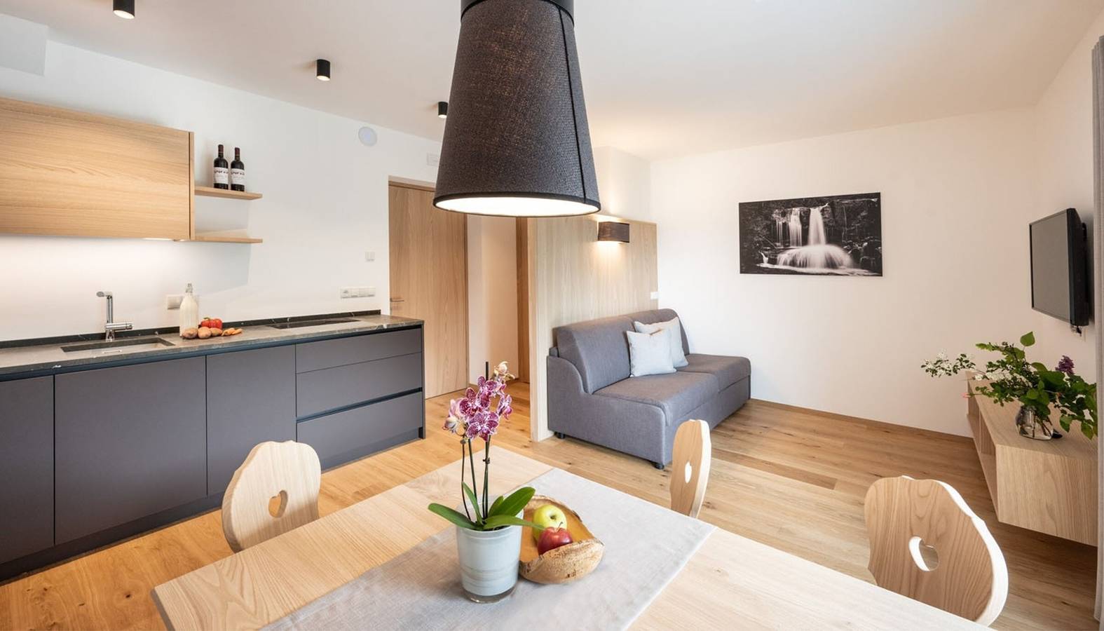 Ganze Wohnung, Ferienwohnung 'Zweigelt' mit Bergblick, Gemeinschaftspool und Wi-Fi in Barbian, Sarntaler Alpen