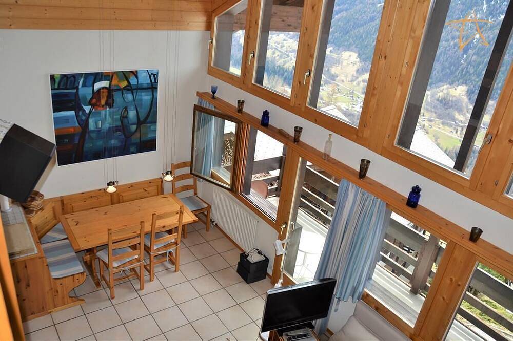 Ganze Wohnung, Aussen : Grosszûgige sonnendurchflutet Wohnung, 4 Raume mit Süd-Balkon, für 5 Personen -Innen : 96 q in Saint Luc, Anniviers