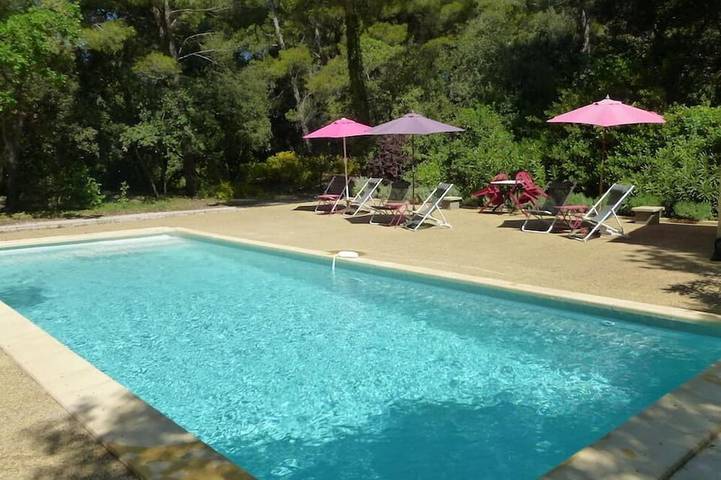 Appartement de vacances pour 5 personnes, avec Terrasse ainsi que Jardin et Piscine