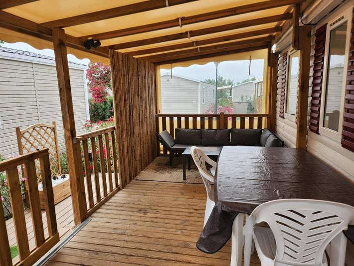 Camping pour 6 personnes, avec terrasse ainsi que vue sur le lac et piscine à Canet-en-Roussillon - 3