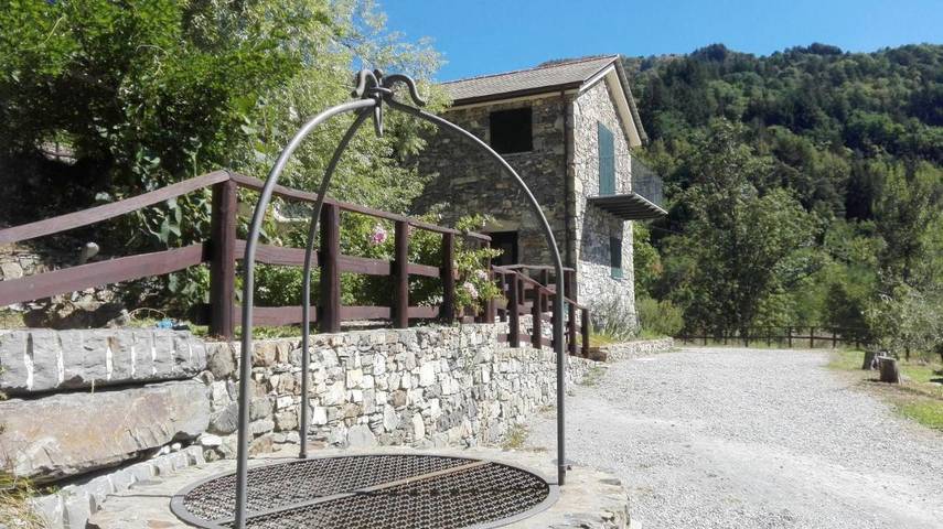 Casa vacanza per 3 persone, con Terrazza e Giardino nonché Sauna e Panorama a Borzonasca