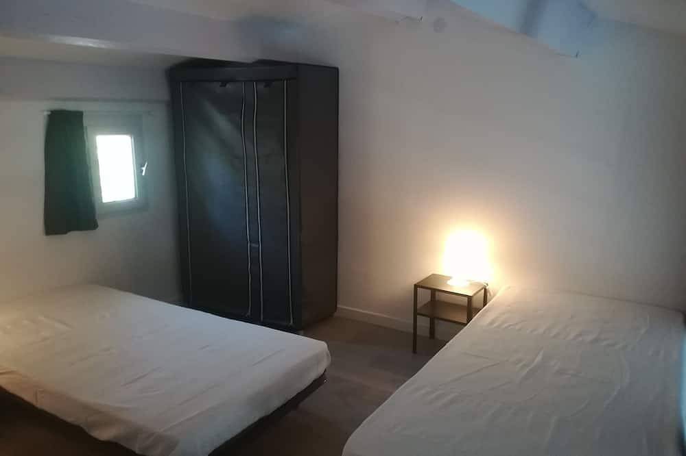 Villa avec jardin, vélo, garage aménagé proche mer et commerces in Saint-Cyprien-Plage, Saint-Cyprien