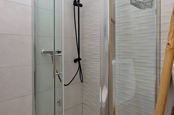 Ganze Wohnung, 1-Zimmer-Ferienwohnung mit Terrasse Klenovica, Novi Vinodolski in Klenovica, Primorje-Gorski Kotar