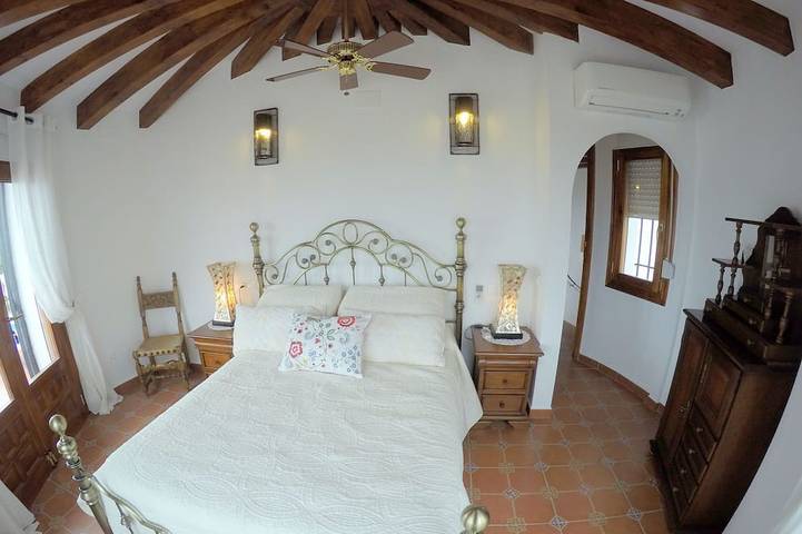 Lujo Villa de 4 dormitorios - 10 litera - piscina privada climatizada - impresionantes vistas al mar in Pego, Costa Blanca