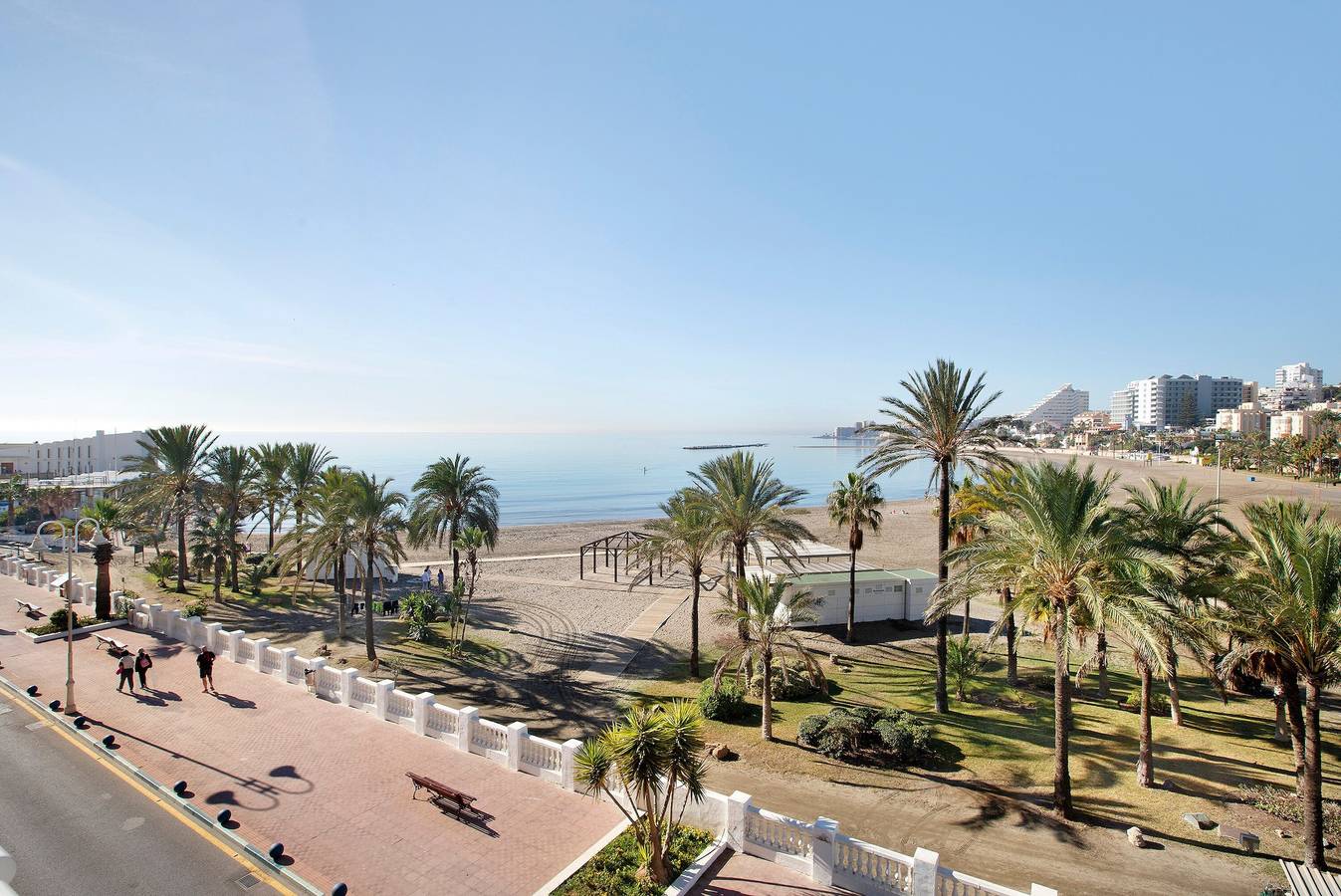 Entire apartment, Luxury in Puerto Marina with Heated Pool in Benalmádena Costa, Benalmádena