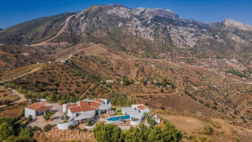 Apartamento para 10 personas, con Terraza además de Jardín y Sauna en Canillas de Aceituno