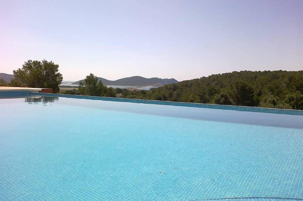 House Surrounded By Nature With Stunning Views in Es Codolar, Sant Josep de sa Talaia