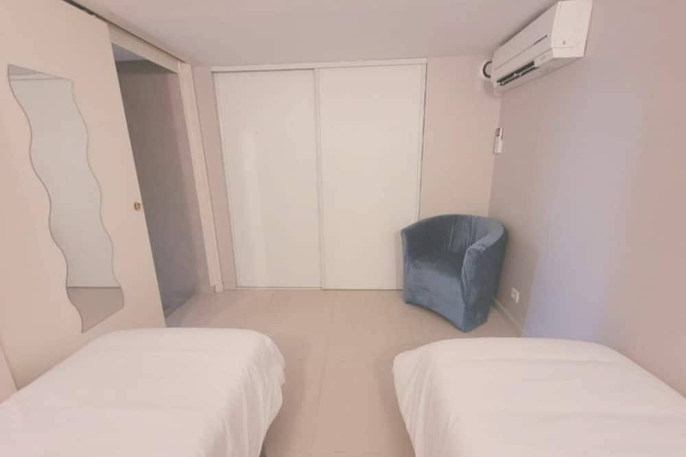 Entire apartment, Cosy Cottage above Monaco in La Turbie, Nice region