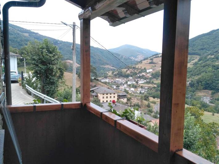 Casa rural para 4 personas, con balcón y vistas en Comarca del Narcea