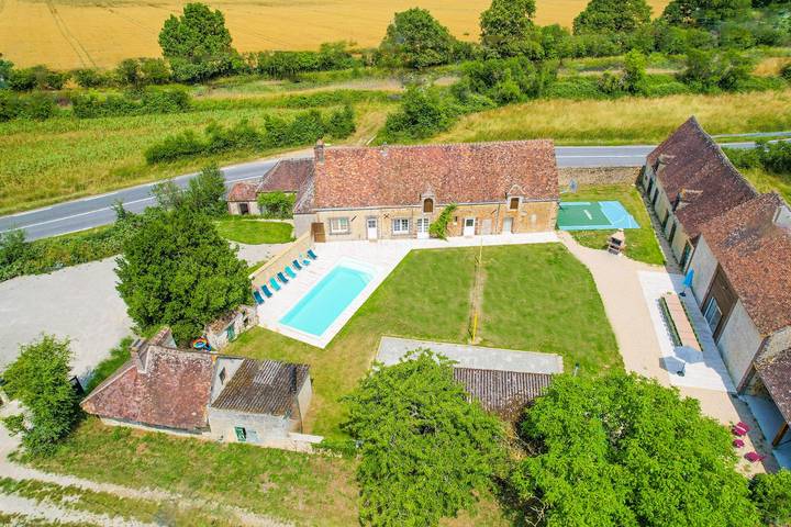 Maison de vacances pour 30 personnes, avec jacuzzi ainsi que piscine et jardin dans Eure-et-Loir