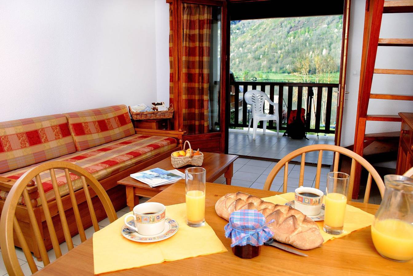Appartement entier, Appartement de vacances pour 6 personnes avec balcon in Loudenvielle, Pyrénées
