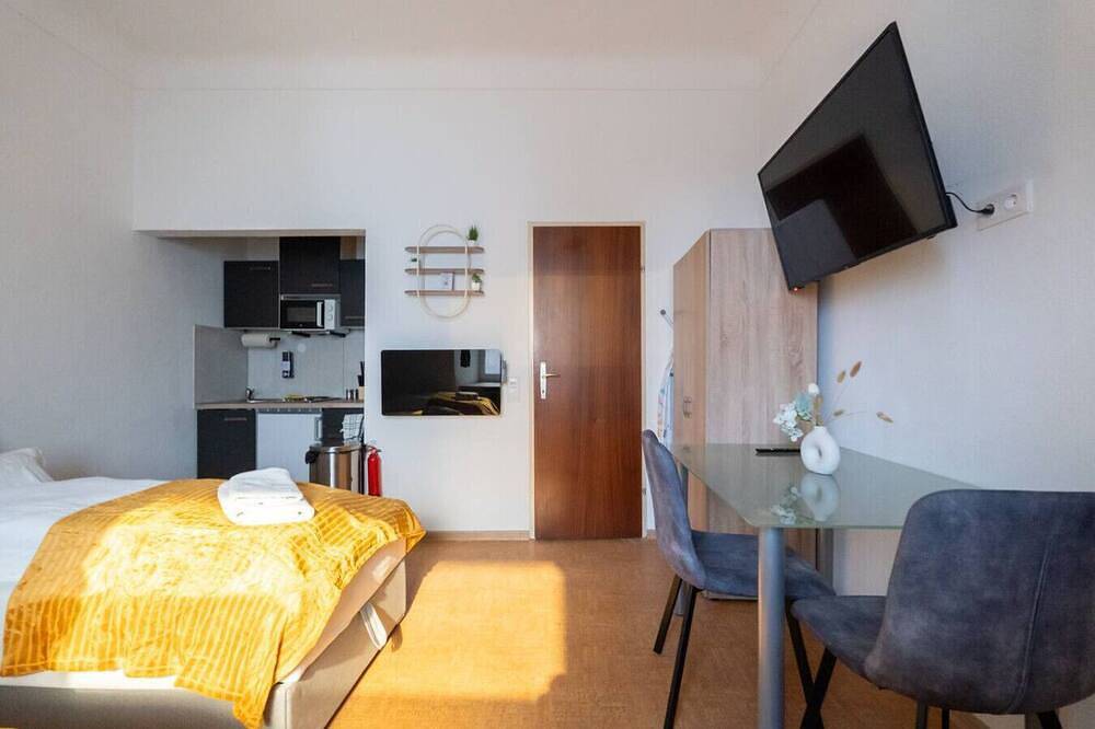 Ganze Wohnung, Quiet Studio • 2 Single Beds • Central • Netflix in Leoben, Lavanttaler Alpen