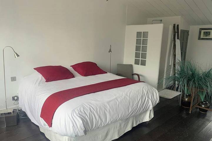 Location de vacances pour 8 personnes, avec jardin, animaux acceptés dans Plage des Gollandieres (Le Bois-Plage-en-Re) - 2