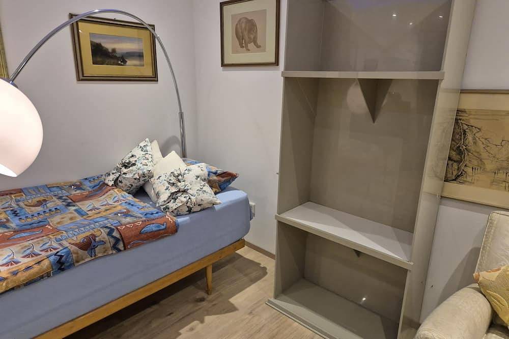 Ganze Wohnung, Budget-Wohnung mit künstlerischem Flair in Wuppertal, Bergisches Land