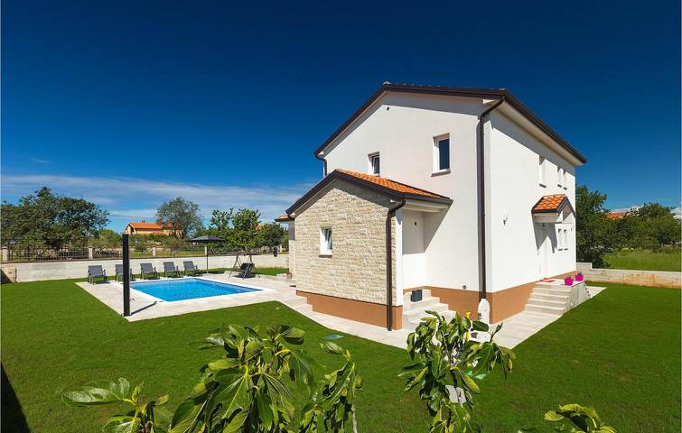 Ferienhaus für 6 Personen, mit Garten in Nova Vas