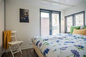 Houseboat for 2 People in Amsterdam West, Dutch Coast, Photo 3