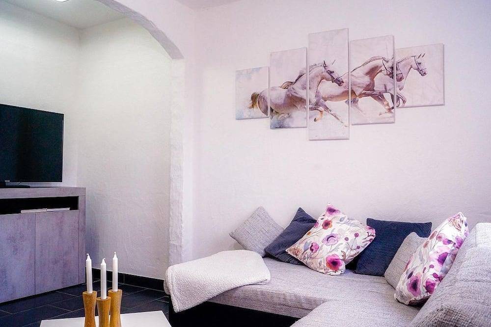 2-Bett-Appartement Black Beauty, Dusche/Wc - Apartments Lilienhof in Burg Eltz, Münstermaifeld