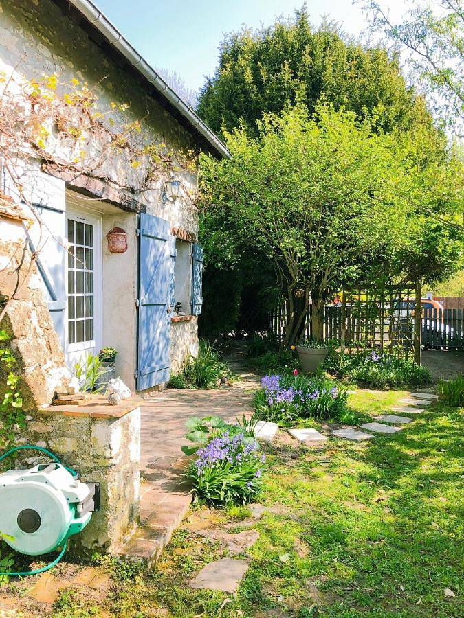 Location de vacances pour 8 personnes, avec Balcon ainsi que Terrasse et Jardin à Courbouzon