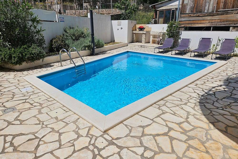 Ganze Wohnung, 4-Sterne-Luxus-Apartment mit privatem Pool und Blick auf die Landschaft und das Meer in Bol, Brac