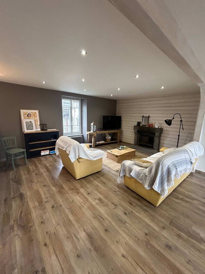 Ganze Wohnung, Large duplex in the heart of Murat in Regionaler Naturpark Volcans d'Auvergne