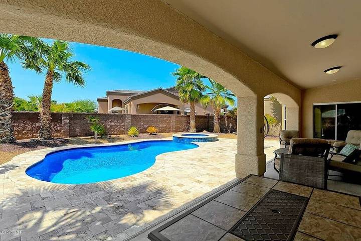 Vacation rental for 8 people, with terrace and hot tub in Lake Havasu City