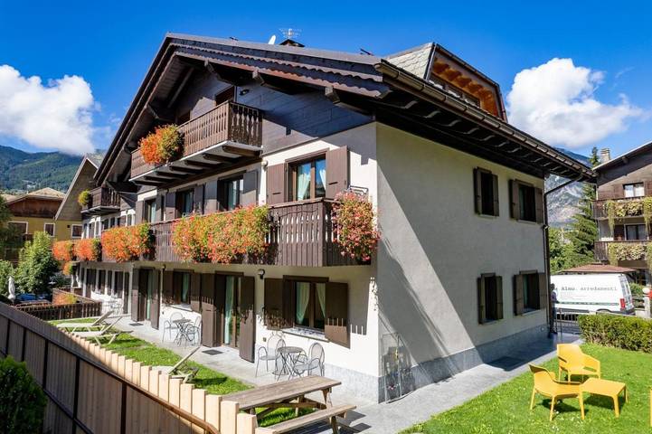Baita per 4 persone, con Balcone e Terrazza nonché Giardino e Panorama a Comune di Bormio