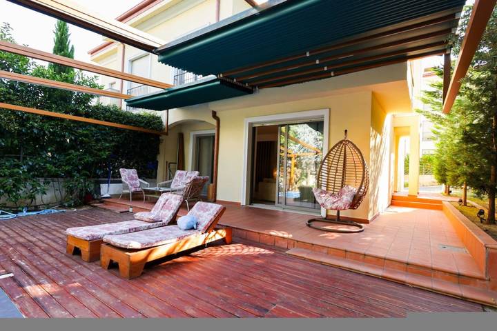 Ferienhaus für 7 Personen mit Pool in Tiranë, Albanien