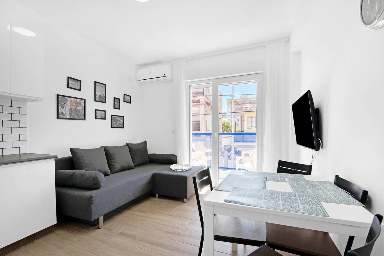 Apartamento entero, Apartamento vacacional "Soleole5" con terraza compartida, aire acondicionado y Wi-Fi in Playa de Gandía, Costa de Valencia