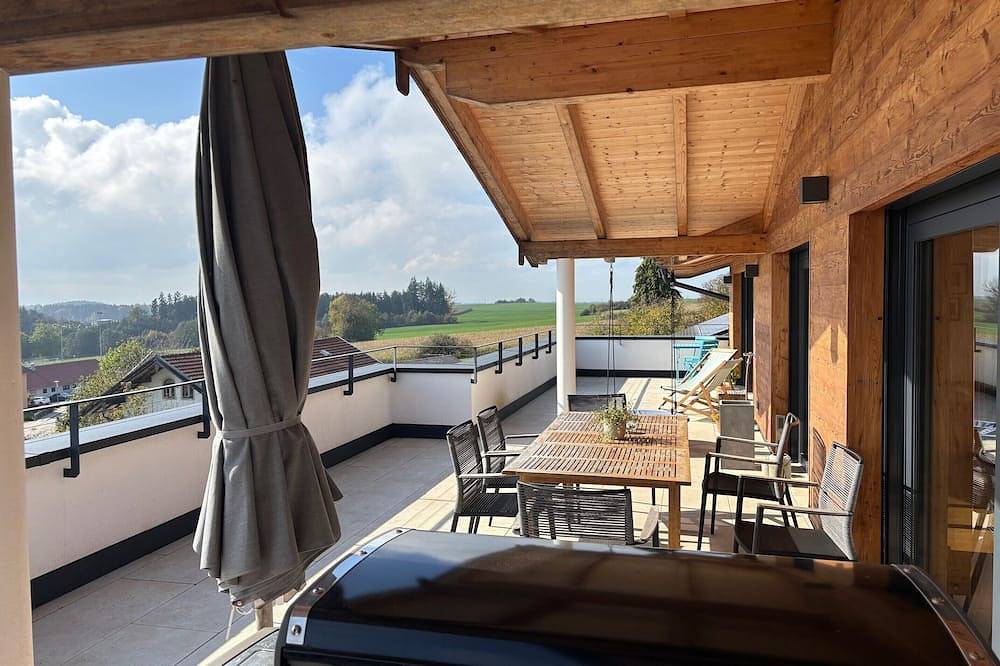 Ganze Wohnung, Penthousewohnung mit Panoramablick in Schnaitsee, Landkreis Traunstein