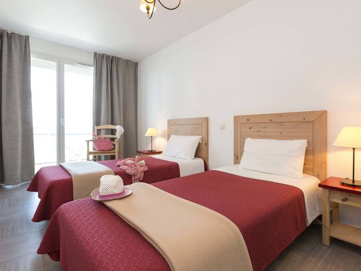 Gîte pour 8 personnes, avec balcon à Plougasnou - 3