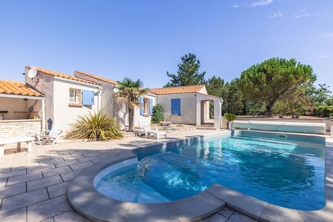 Villa « Charmante Maison Piscine y Naturaleza » con piscina, terrazas y jardín privados in Le Château-d'Oléron, Côte de Beauté