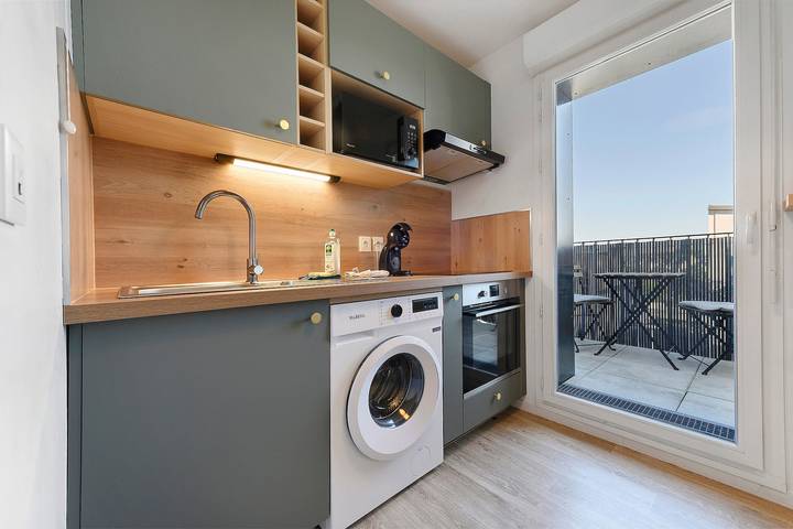 Entire apartment, 'Gwened'Home' Apartment with Terrace & Parking - Near Vannes City Center in Vannes, Côte des Mégalithes