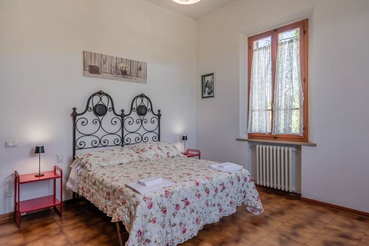 Casa vacanza per 2 persone, con balcone e giardino in Fucecchio