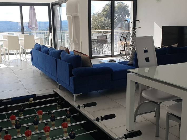 Location de vacances pour 10 personnes, avec jardin et terrasse ainsi que piscine et jacuzzi, adapté aux familles à Lorgues - 3