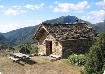Gîte pour 6 personnes, avec jardin et vue dans Buerba