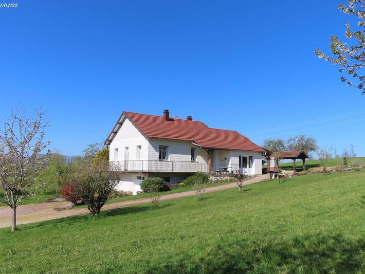 Gîte pour 5 personnes, avec Balcon ainsi que Terrasse et Jardin à Fougerolles