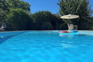 Gîte pour 2 personnes, avec jardin ainsi que terrasse et jacuzzi en Charente