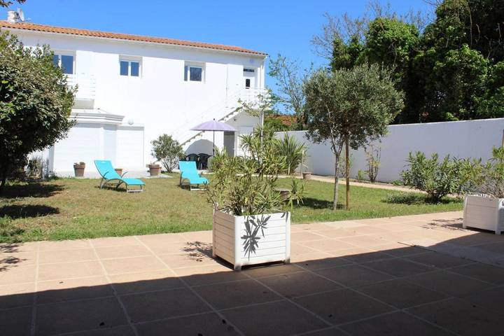 Location de vacances pour 6 personnes, avec Terrasse et Jardin dans Office de Tourisme de Saint Pierre d'Oléron
