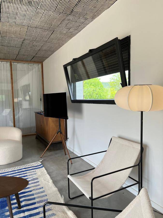 Location de vacances pour 6 personnes, avec vue ainsi que piscine et jardin, animaux acceptés à Clarensac - 3