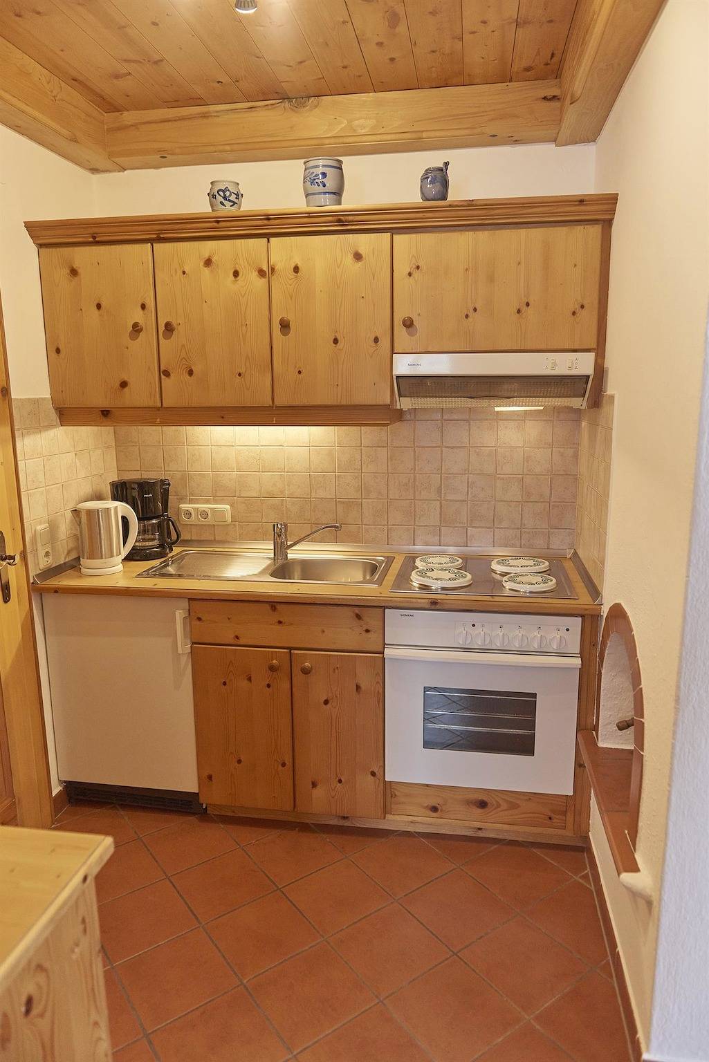 Ganze Ferienwohnung, Ferienwohnung "3"- Du/Wc, 1 Schlafraum, Kachelofen in Kössen, Kaiserwinkl